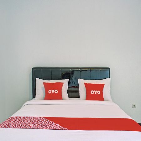 Oyo 3841 Wisma 25 Cilacap Luaran gambar