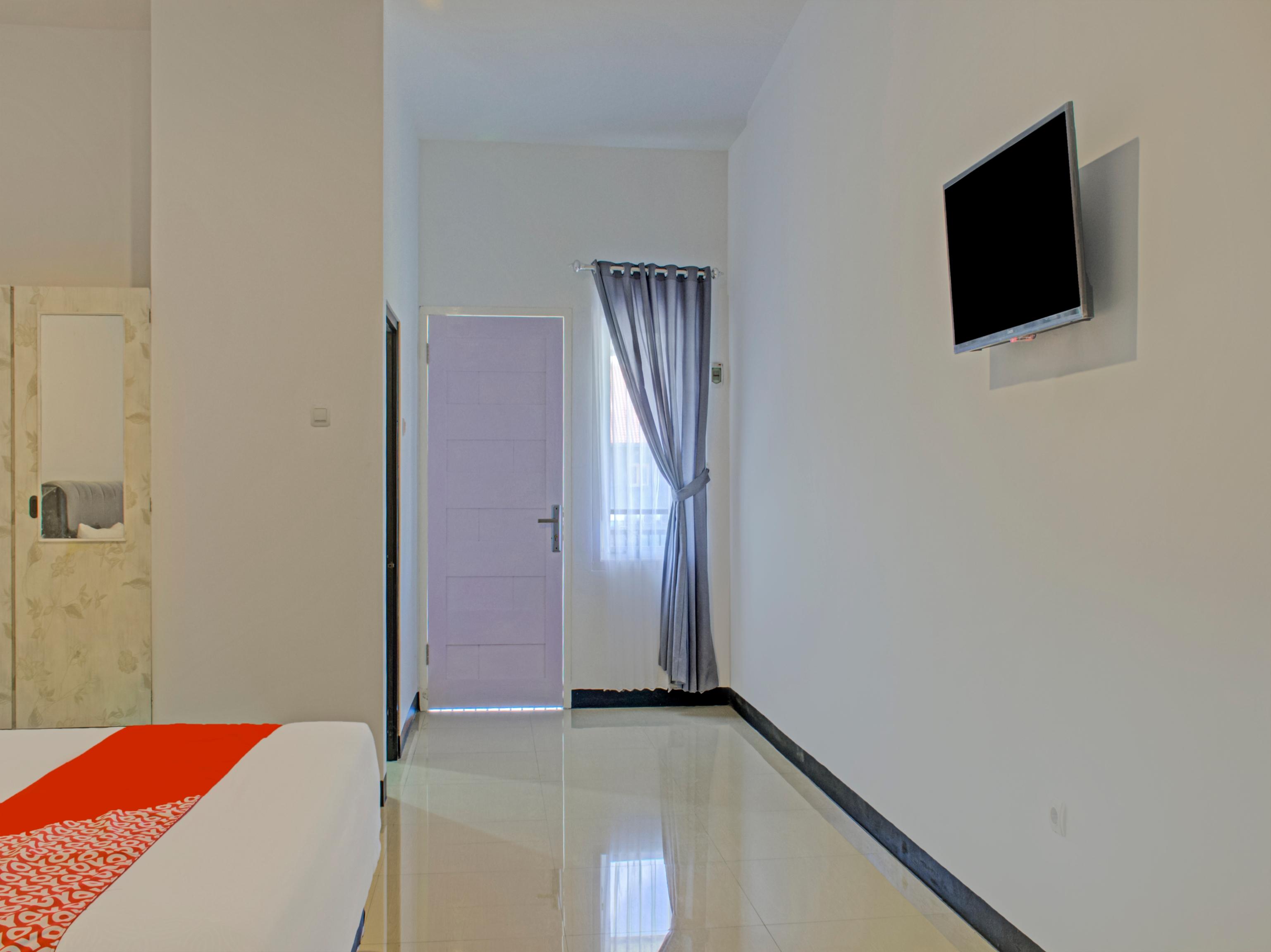Oyo 3841 Wisma 25 Cilacap Luaran gambar