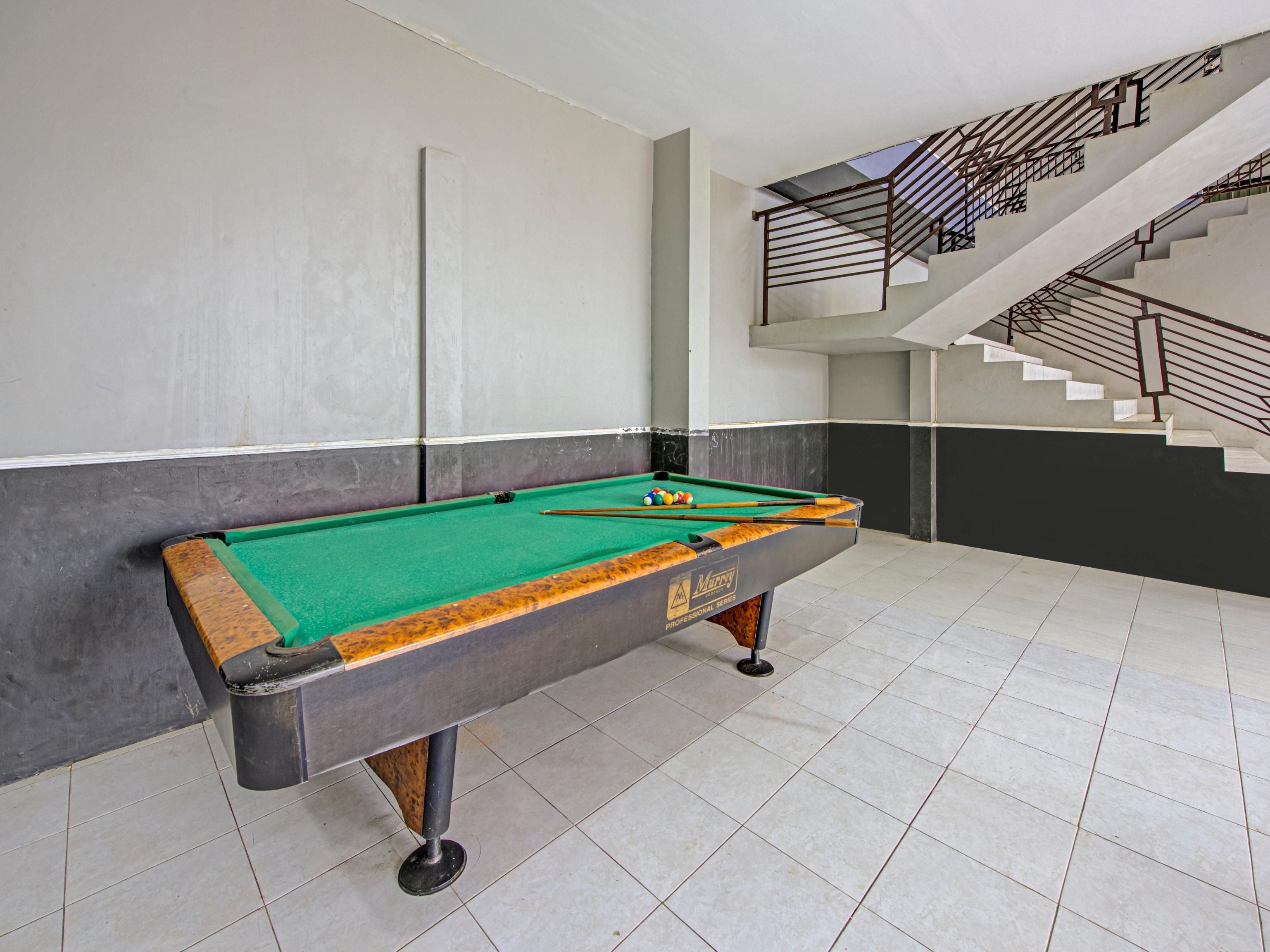 Oyo 3841 Wisma 25 Cilacap Luaran gambar